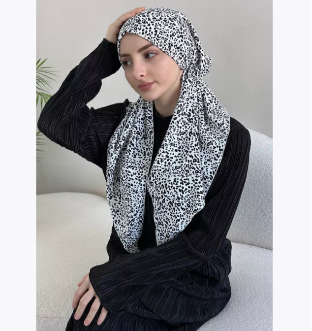 Non-Slipping Headscarf With An Elastic Band